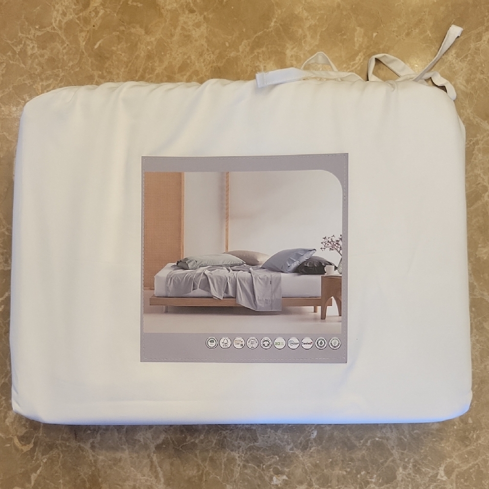 HB CLOUDLAND Elegant Queen 100% Bamboo Sateen White Bed Sheets. Hypo-allergenic - Picture 2 of 7